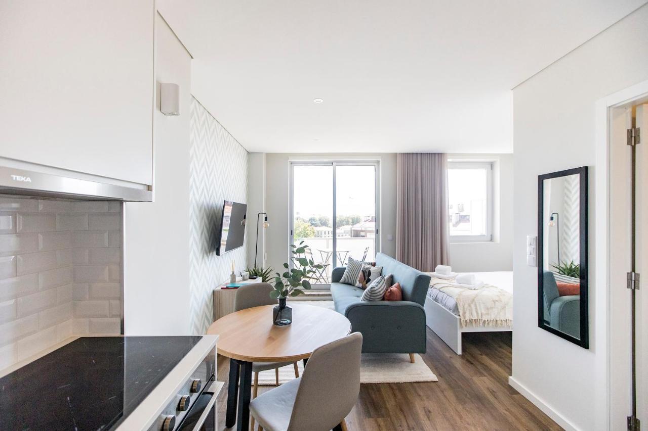 Elegant Studio W/ Ac & Balcony By Lovelystay 波尔图 外观 照片